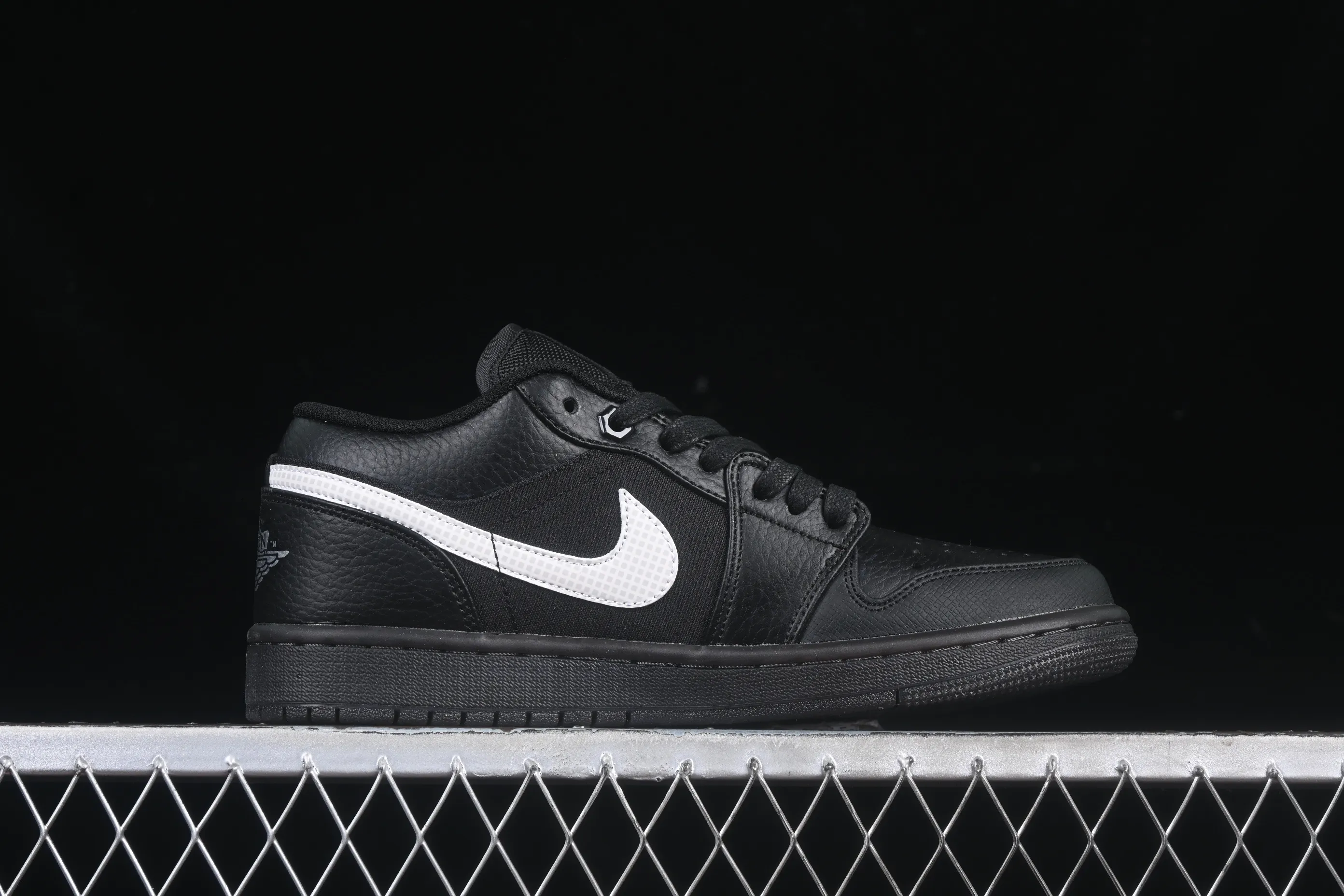 All categories Air Jordan Jordan series basketball shoes Air Jordan 1 Low Air Jordan 1 Low AJ1 Joe 1 black and white canvas leather low-top cultural basketball shoes HV5968-001